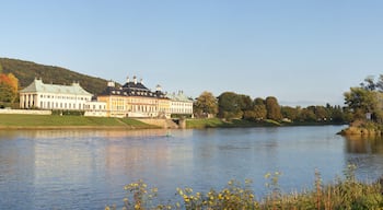 Elbe mit Schloss Pillnitz