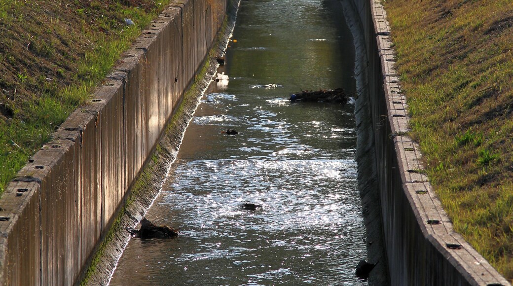 Canale di Savena nei pressi di via Corelli