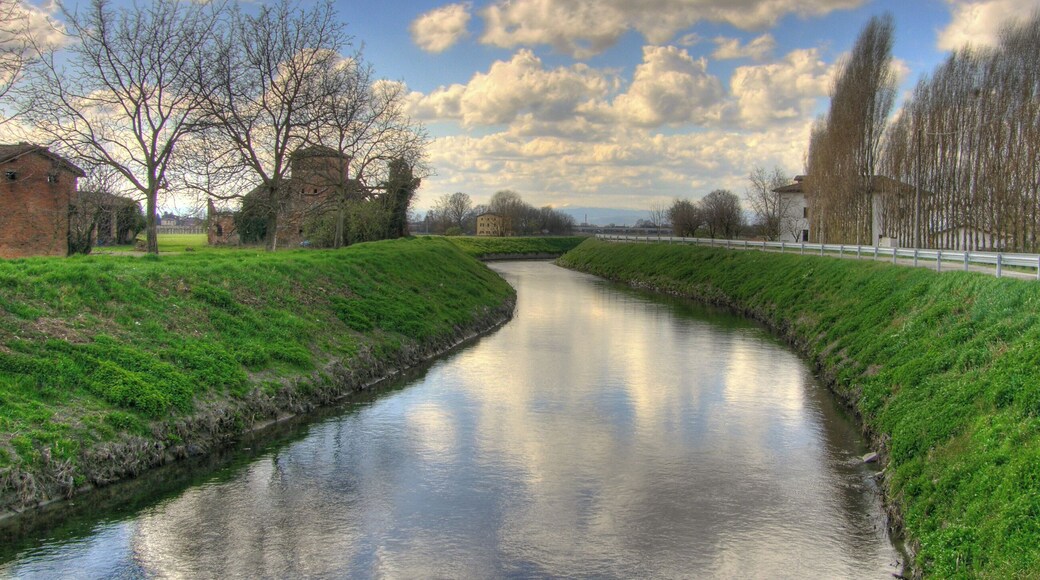 NAVIGLIO CANAL - Albareto, (MO), Italy - March 20, 2009