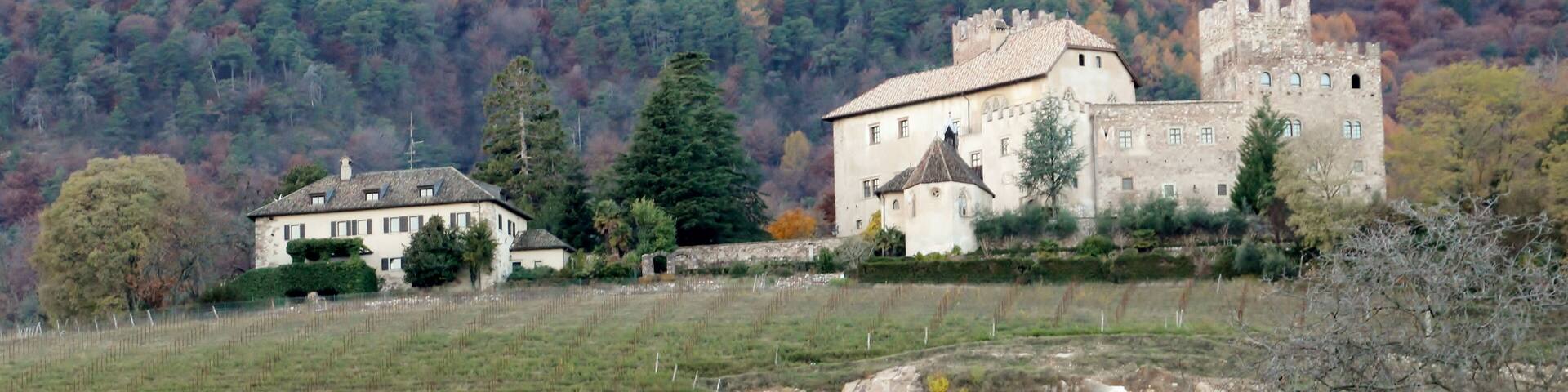 Schloss Freudenstein in Eppan - Burganlage aus dem 13. Jahrhundert, wurde im 16. und 17. Jahrhundert erweitert und umgebaut. Die St.-Andreas-Kapelle wurde 1519 erbaut und 1532 geweiht.