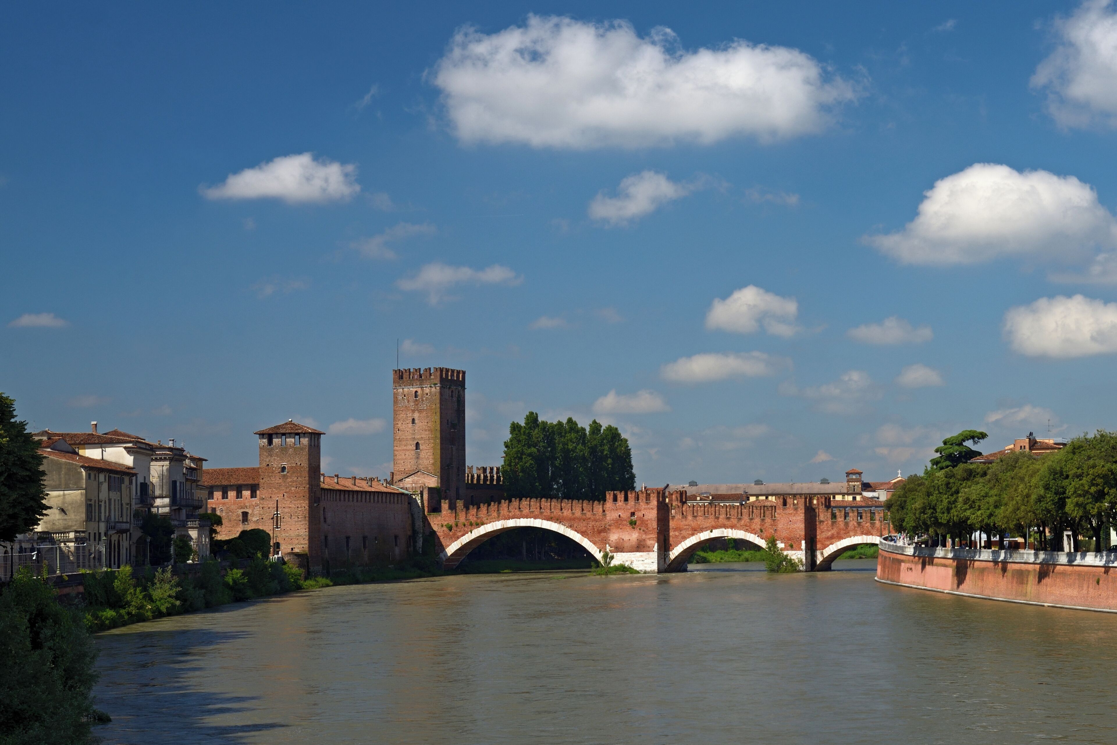 Adige River, Castelvecchio and Ponte Scaligero. Verona, Italy