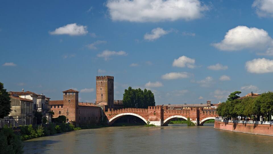 Adige River, Castelvecchio and Ponte Scaligero. Verona, Italy