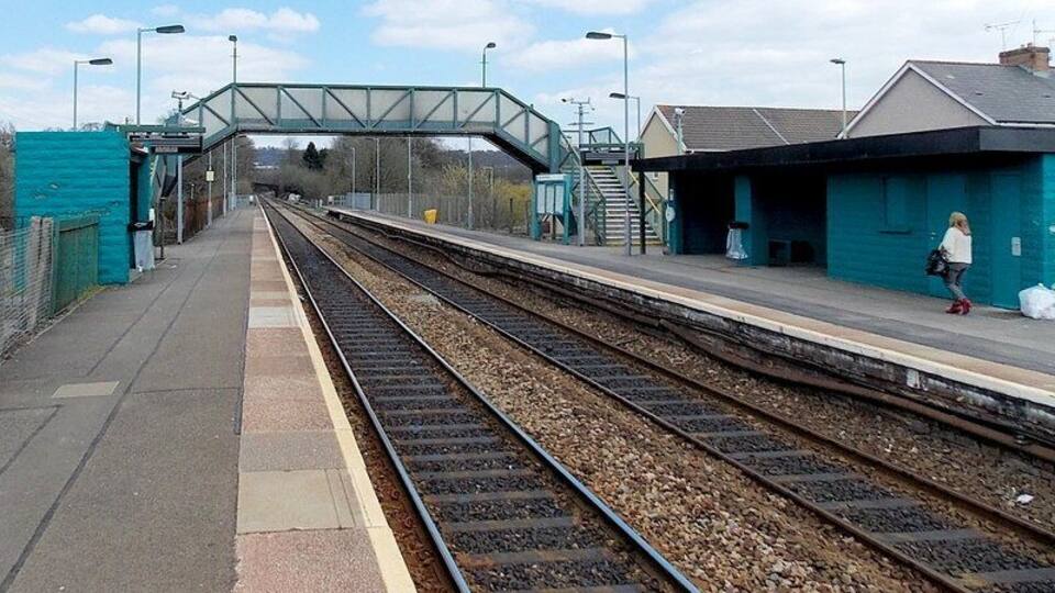 Pengam railway station buildings. Passenger facilities are few here. There is a smallish shelter and a ticket counter on platform 1 and a much smaller shelter on the platform on the camera side.