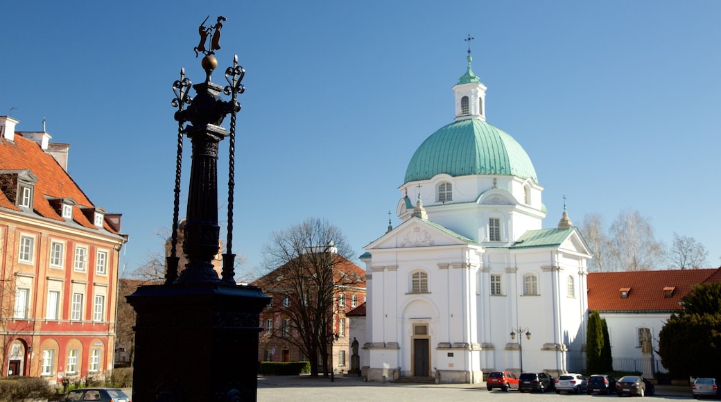 Warsaw có tính năng kiến trúc di sản, nhà thờ và di sản