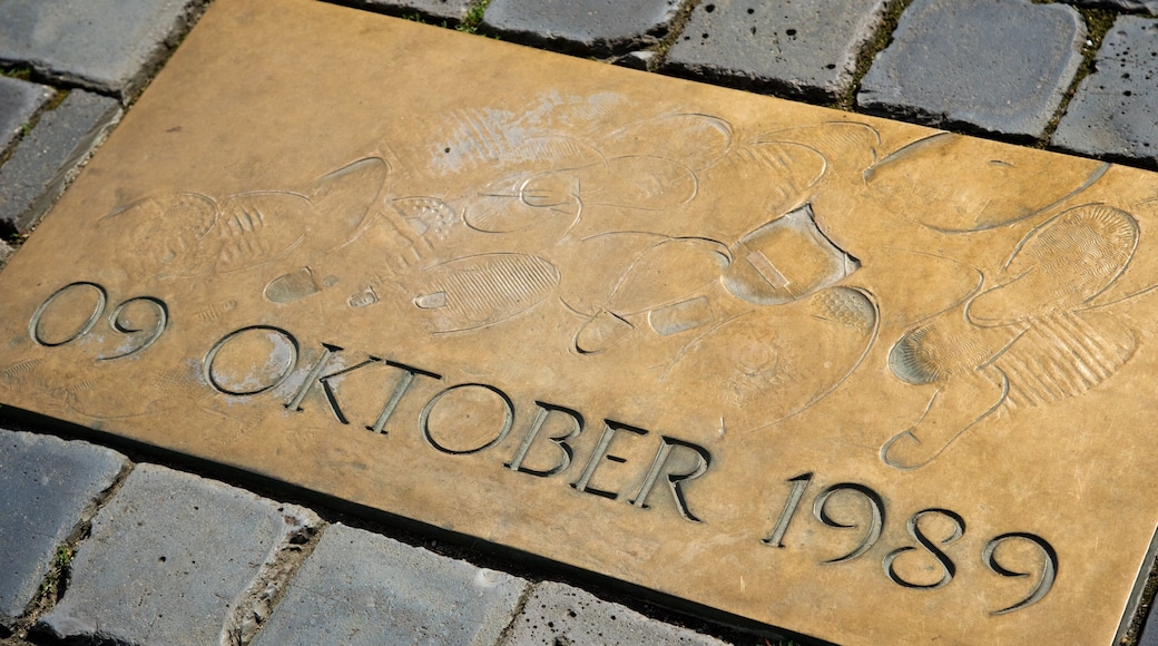 Monument to Peaceful Revolution featuring signage