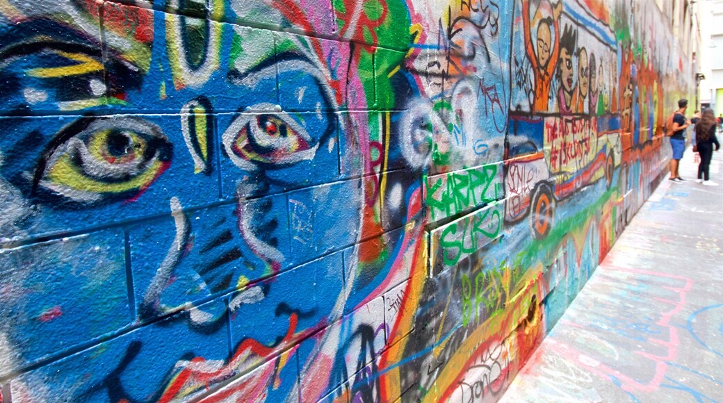 Melbourne which includes outdoor art