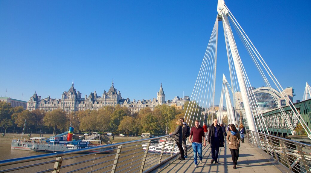 London which includes château or palace, a bridge and a river or creek