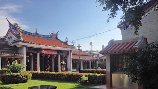 六堆忠義祠與江昶榮紀念碑