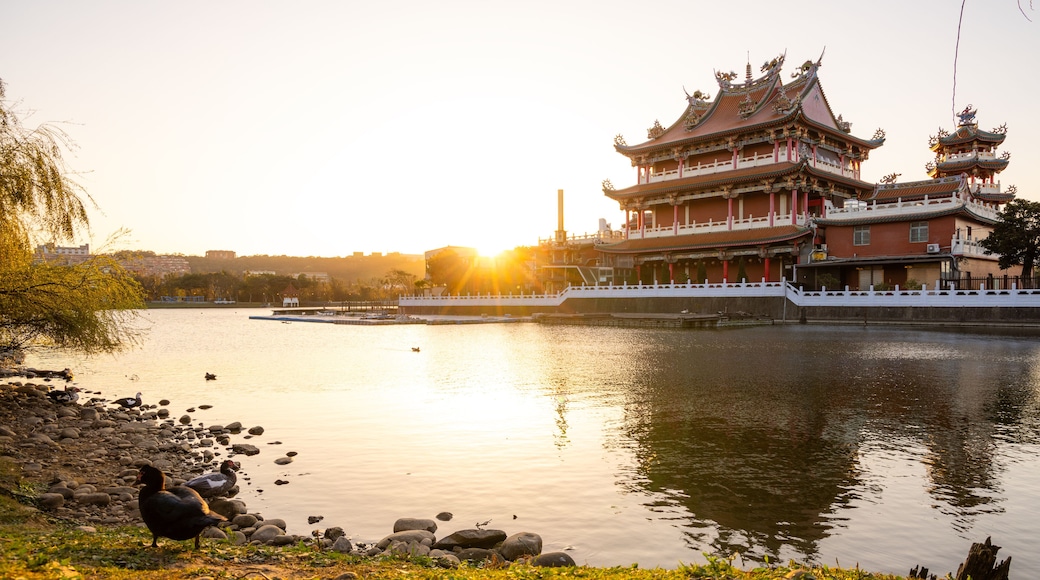 Longtan Nantian Temple in the evening