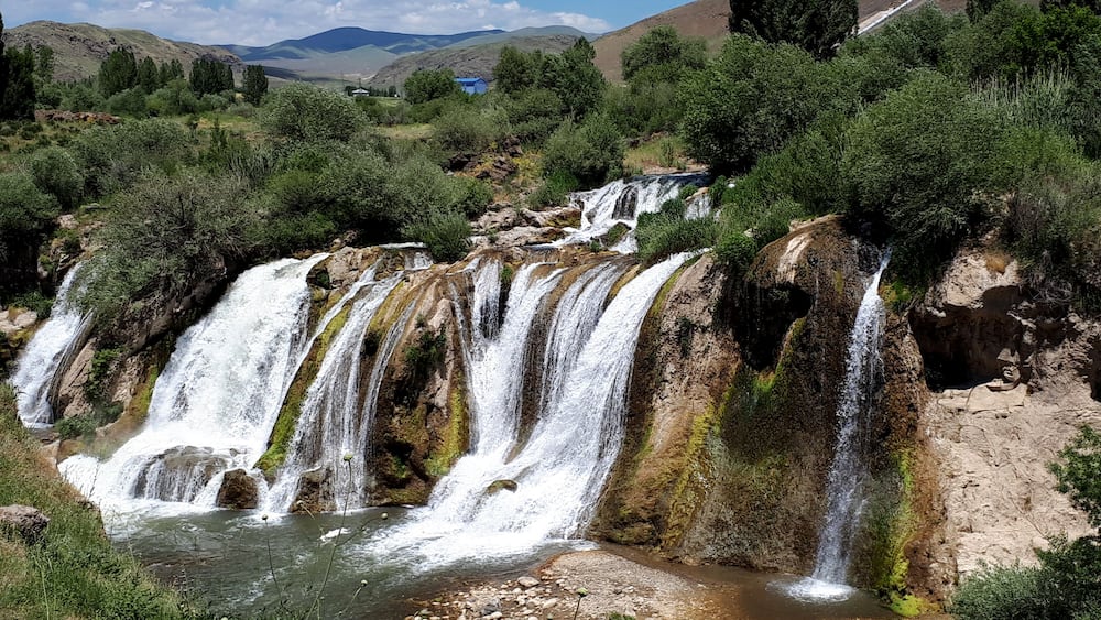 Muradiye Waterfall is located in the Eastern Anatolia Region of Turkey, within the borders of the province of Van. The height of the waterfall is 18 meters.