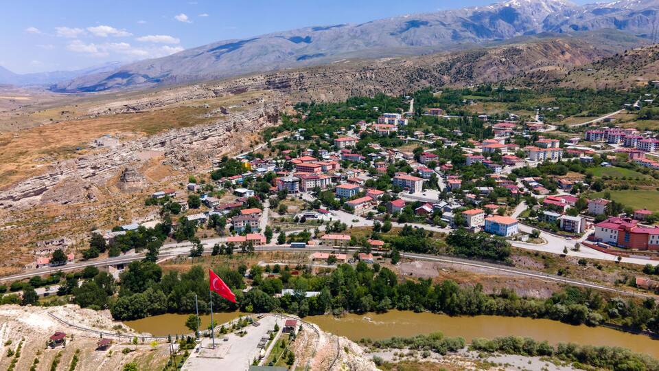 Aerial Views of Kemah Town and Highlands – Erzincan, Türkiye – Nature and Heritage from Above