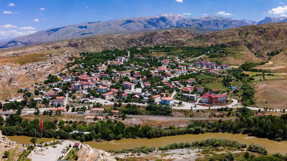 Aerial Views of Kemah Town and Highlands – Erzincan, Türkiye – Nature and Heritage from Above