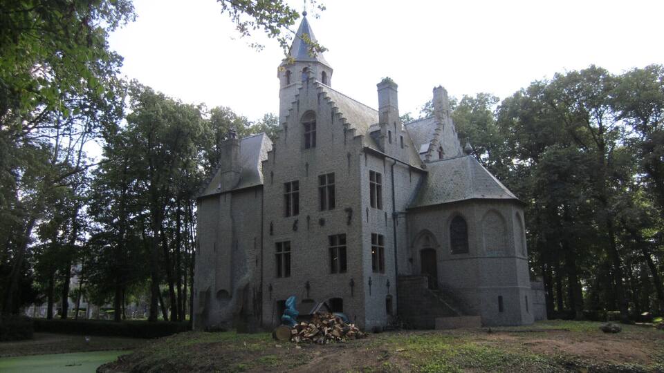 Beauvoorde Castle in Wulveringem, Belgium