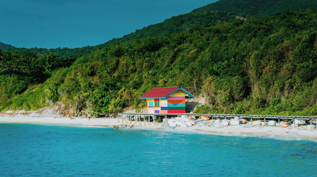 Colorful beach hut in Koh Lan, Thailand #BeachBound