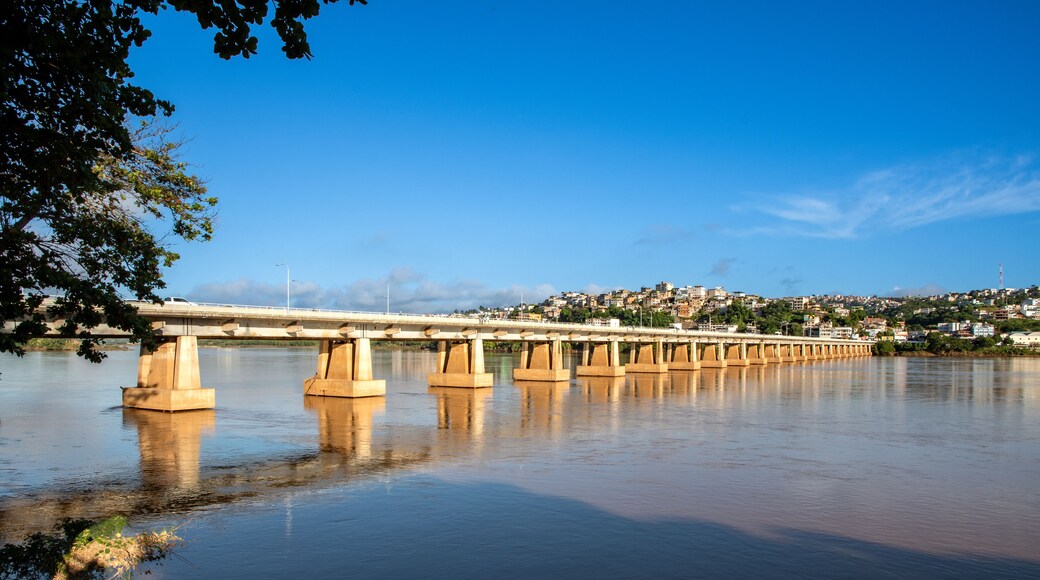 Frontal view of the Florentino Avidos bridge over the Doce River in the City of Colatina, Espirito Santo State, Brazil