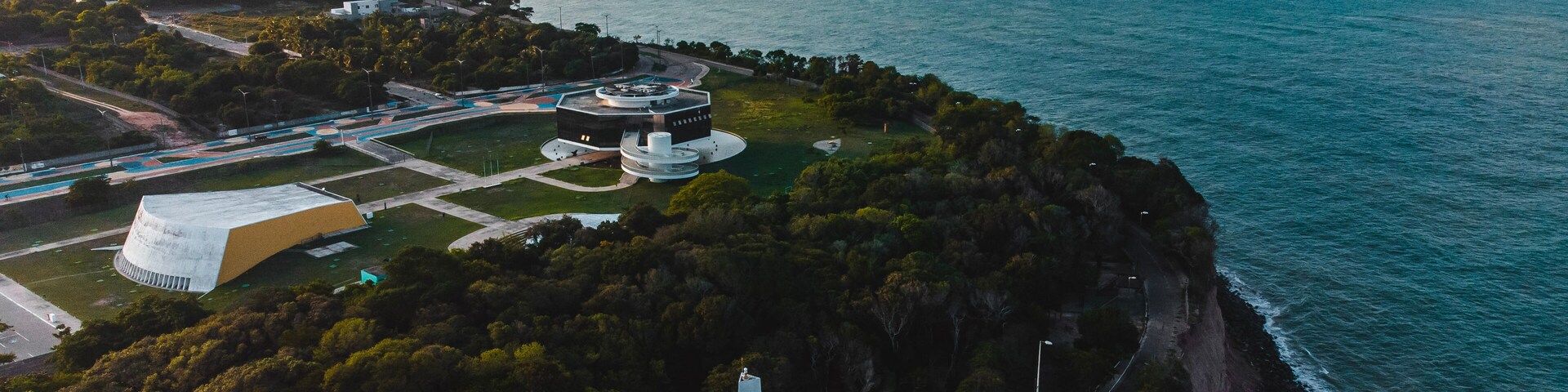 Farol Estação Cabo Branco Parque Falésia Praia João Pessoa Paraíba Nordeste Litoral Portal Sol Ponta do Seixas Ponto Oriental América Paisagem Drone Aéreo Turístico Turismo Viagem Viajar