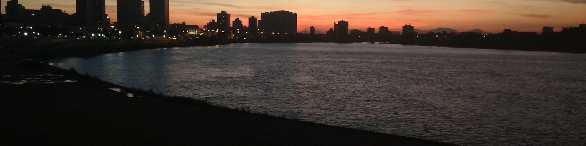 Final de tarde (17h42) no cais da Lapa. Assim é no inverno.