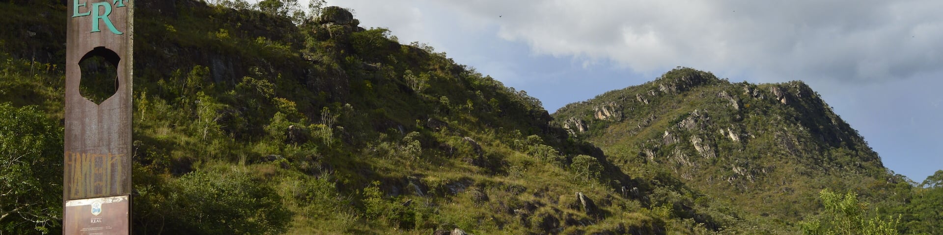 Totem no caminho da estrada real