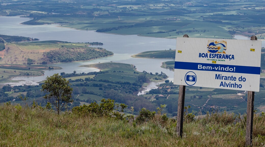 vista panorâmica do lago de furnas, na cidade de Boa Esperança, Estado de Minas Gerais, Brasil