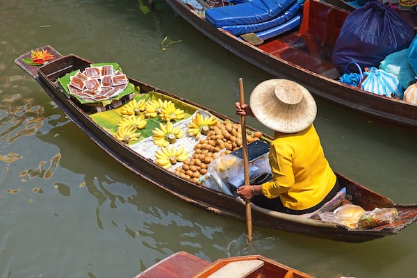 Damnoen Saduak floating market in Ratchaburi near Bangkok, Thailand