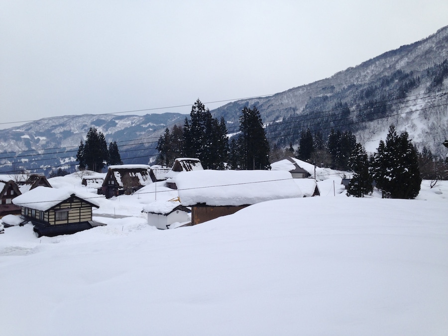 五箇山・相倉集落の雪景