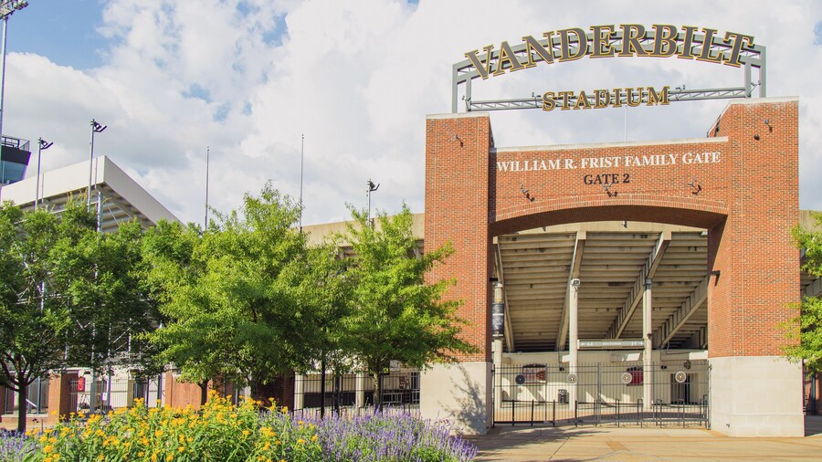 Nashville_DudleyField_553248635389801510_01