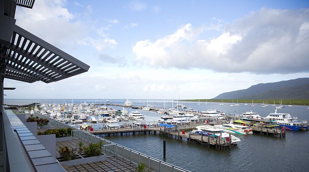 Book a harbour view apartment with Cairns Luxury Apartments and you'll be able to see your reef boat from your bedroom! You can't get more centrally located than this.
www.cairnsluxuryapartments.com.au