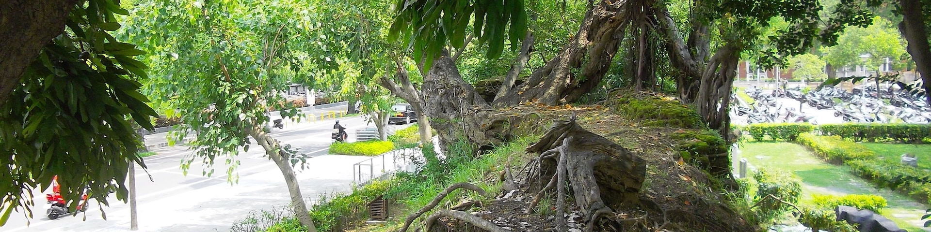 小西門與城牆殘蹟