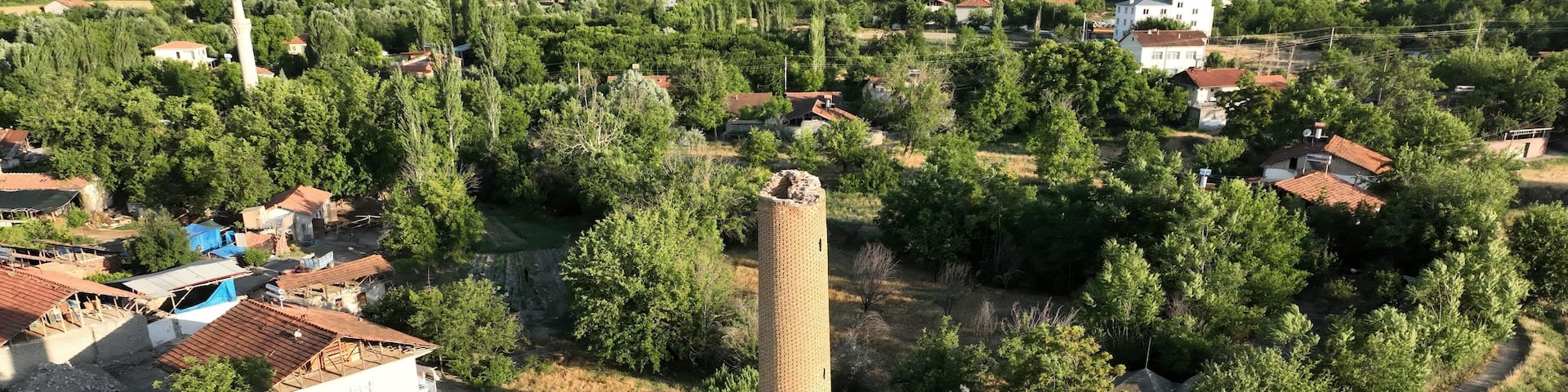 A drone photograph of Malatya's Battalgazi district. Halfedi Minaret was built in the 13th century during the Anatolian Seljuk period.