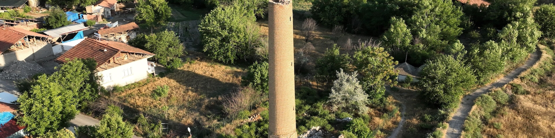 A drone photograph of Malatya's Battalgazi district. Halfedi Minaret was built in the 13th century during the Anatolian Seljuk period.