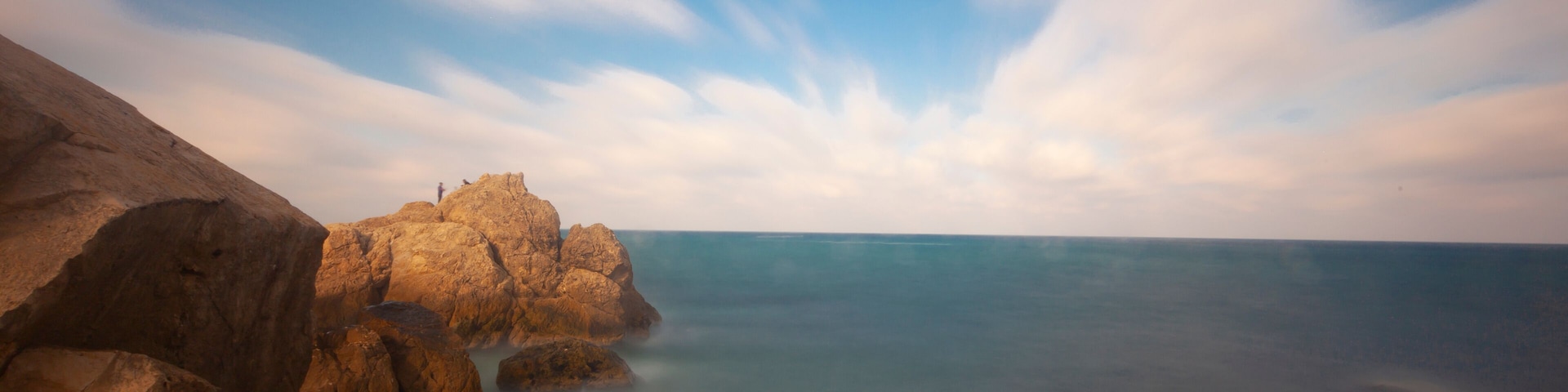 Karaburun, which is connected to the Arnavutköy district of Istanbul province, is a coastal town located 25-30 km from the entrance of the Istanbul Bosphorus.