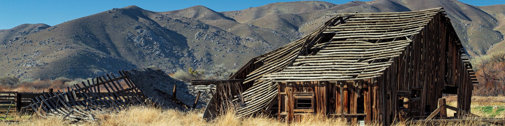 I love these old wooden structures. Especially in this state of collapse. The same thought always comes to me.  “What were the people like that built this and how did they live their lives?” 
#impactoccreativeconference #ruralliving #thrivingchristianartists #ruralcalifornia #californiaphotography #californiasierras #kerncounty #wonderingphotographies #kernvalley #weldon #sierramountains #lakeisabella #californiaroadtrip #californiascenery #offroadphotography #wastingaway #counrtylife #countrylifephotos #beautyintheordinary #lonecoyotestudio #beautyintheraw #beautifulstructure #tourcalifornia #placestotravel #hiddentreasure #nealdodson #californiaroadtrip #lovingcalifornia #travelcalifornia #roadsidephotography #sunshinestateofmind