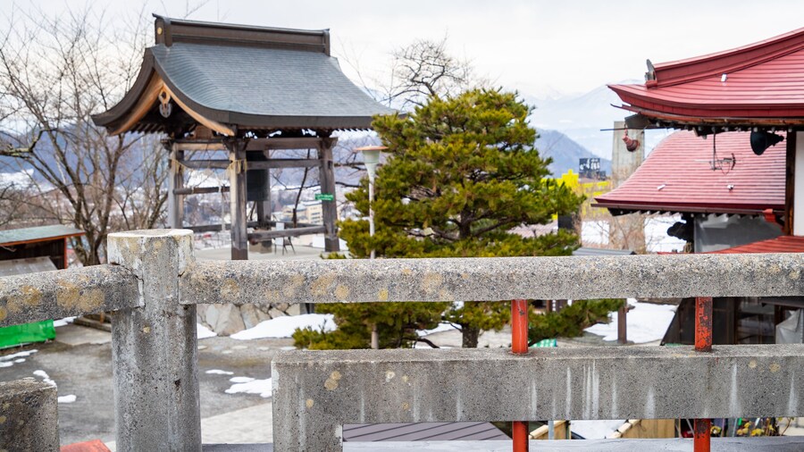 Heiwakannon which includes a small town or village and snow