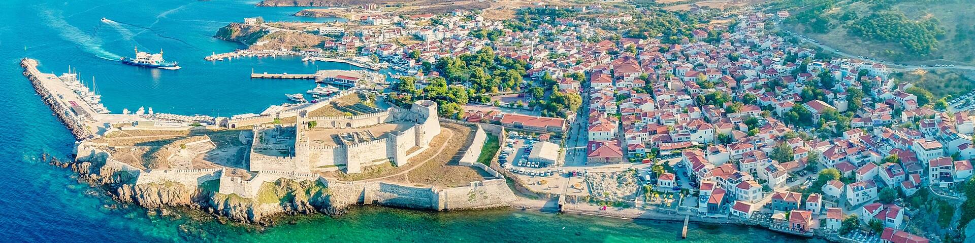 To look at Bozcaada with cubes.
