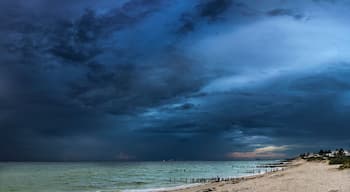 Cumulonimbus, Nube de tormenta en la playa