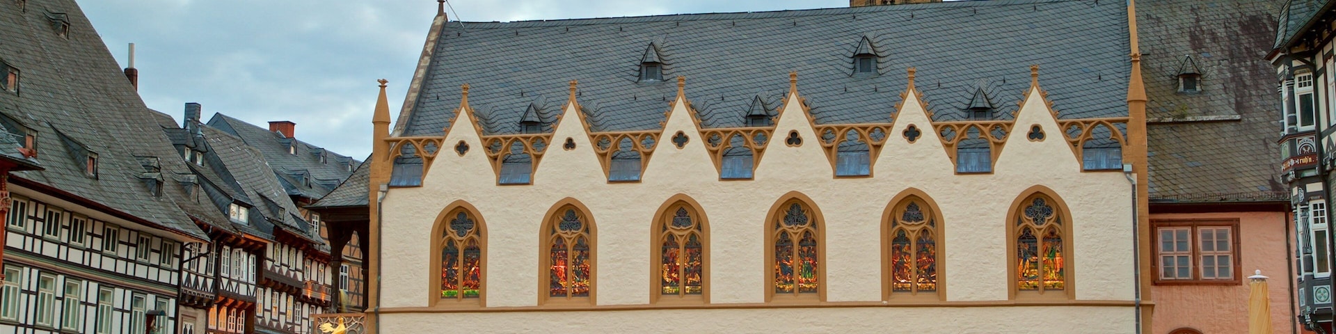 Goslar montrant square ou place, patrimoine historique et fontaine