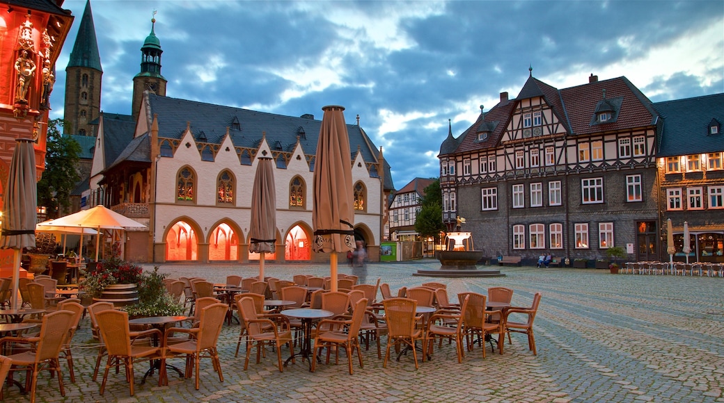 Goslar mostrando elementos de patrimônio, uma praça ou plaza e uma fonte