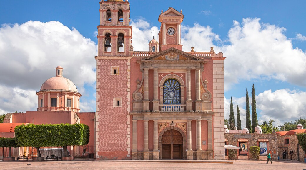 Santa María de la Asunción Parish - Parroquia Santa María de la Asunción en Tequisquiapan