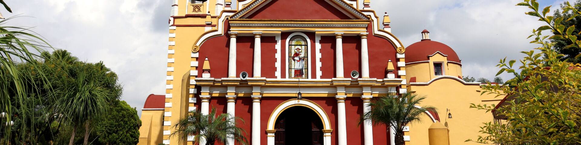 Coatepec, Veracruz, México, Parroquia de San Jerónimo, iglesia católica, fachada.