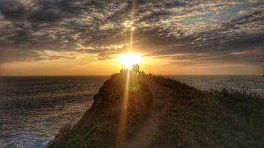 Offering just as spectacular a sunset view as the more popular Punta Cometa, this overlook is more easily reached.
The trail starts at the top of the hill on the road to Mermejita. Take a left towards Punta Cometa and then a right at the sign for Punta Pescador.
#sunset #nature #Oaxaca #mazunte
