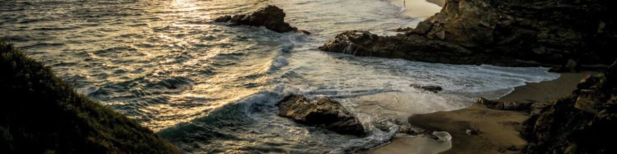 Every time I find a new great spot for a sunset, I fall in love with the place.
This was taken from one of the cliffs of Punta Cometa and you can see Playa Mermejita.