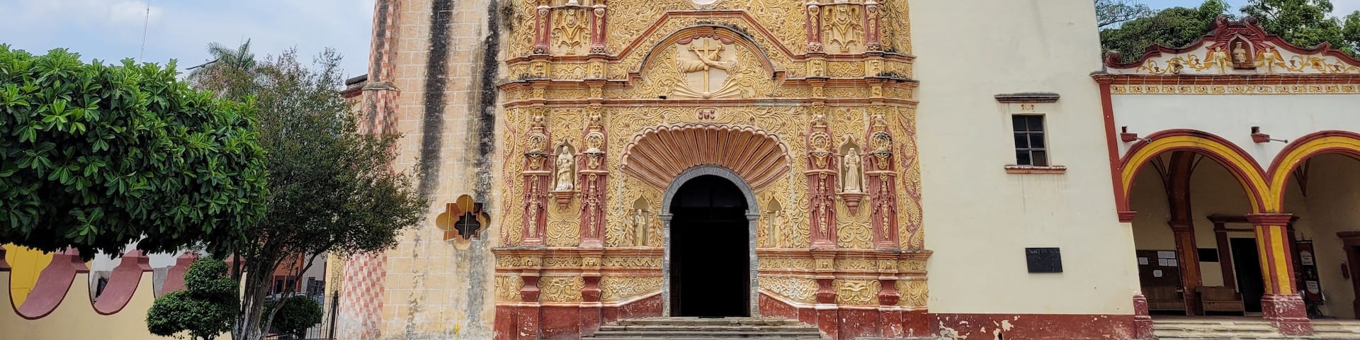 Front view of the church of Jalpan in the center of town