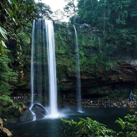 The Misol-Ha waterfall in Chiapas, Mexico. We only had 30 minutes, but we could easily spend a couple hours here! #Waterfall #Nature #Mexico #Chiapas #Hiking