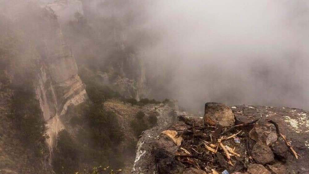 Fireplace on a cliff in Copper Canyon. It was awesome! ☺️ #Mexico #coppercanyon #canyon #divisadero #welovemexico @visitmexico #twohobos #fireonacliff #fire #campingonacliff #camping #camp #wonderful_places #wanderlust #travel #nature #TroveOn