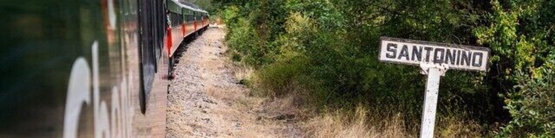 Aboard on El Chepe through Copper Canyon. The most beautiful trainride - and we love the old signs with names of the states and towns on the way! #coppercanyon #canyon #Mexico #ElChepe #train #nature #mountains #twohobos #traveltheworld #exploretheworld #igtravel #TroveOn #adventure #TroveOn