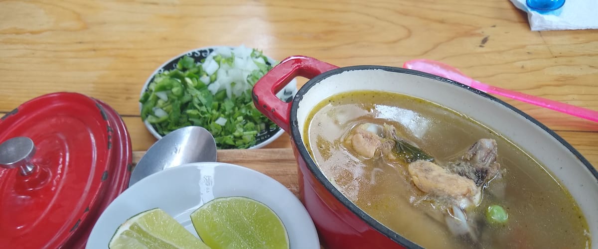 Un caldito de pollo !! Delicioso!! 
#trover 
#lapanaderiayelchef
#oaxaca