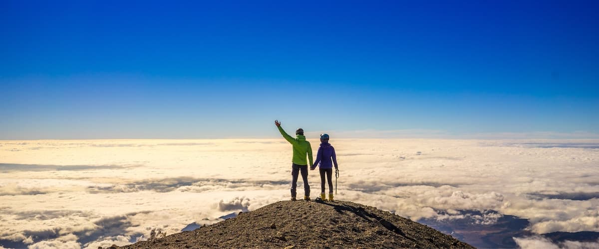 on top of 5.636m high #picodeorizaba with beautiful sea of clouds below us - highest mountain in mexico and 3rd highest on north american continent