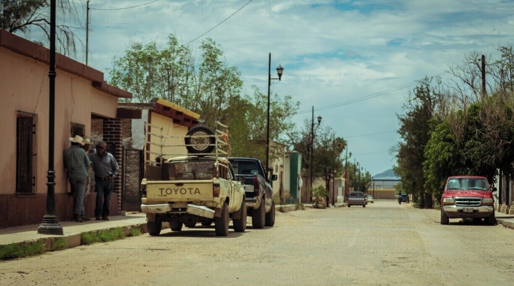Men hiding from the sizzling sun in Ures, Sonora, a town stablished in 1644 by a Spanish General.
This is one of the forgotten towns in Sonora, Mexico.
#TroverDetour