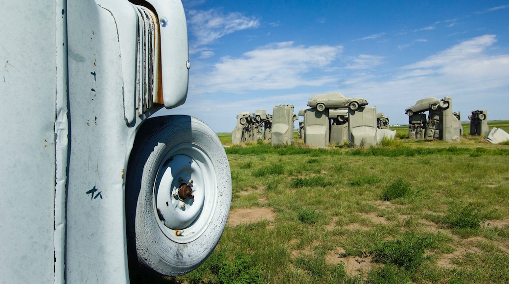 Nebraska Panhandle featuring a monument and art