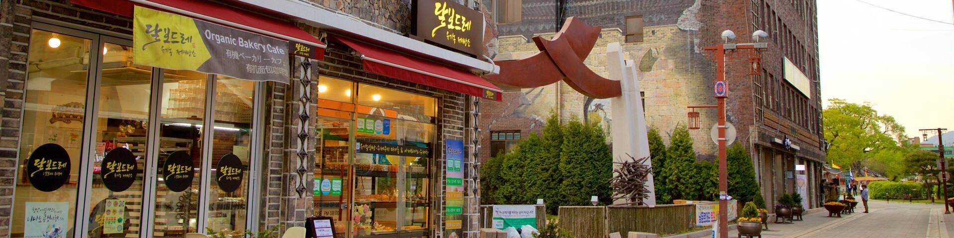 Suwon welches beinhaltet Blumen